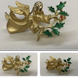 Vintage Giusti Gigio Gold Tone Angel With Holly Branch Lapel 1.5” Wide Pin